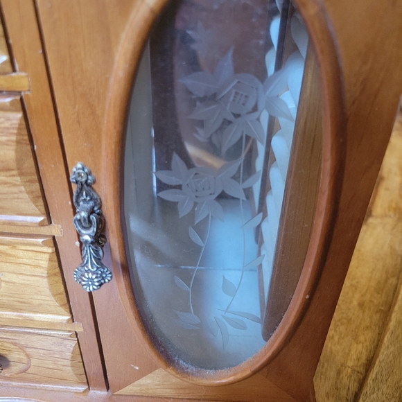 Vintage Wooden Jewelry Organizer - Picture 5 of 8